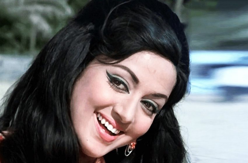  «Ни одной морщинки в 74»: как сегодня выглядит индийская актриса Хема Малини, известная по ролям Зиты и Гиты