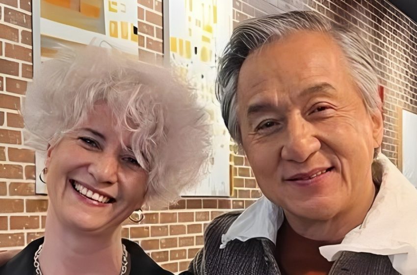  Джеки Чан е на 71 и феновете са изненадани от последната му поява! Вижте снимките, за които всички говорят!