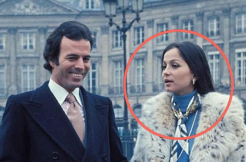  Майката на 74-годишния Иглесиас впечатлява в червена рокля с открити рамене!: Задължителен за виждане визия!